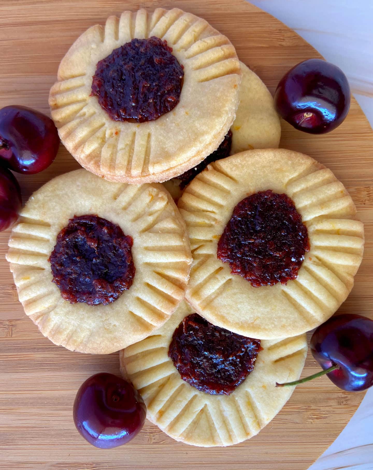 indiana jones raiders of the lost ark medallion cookies