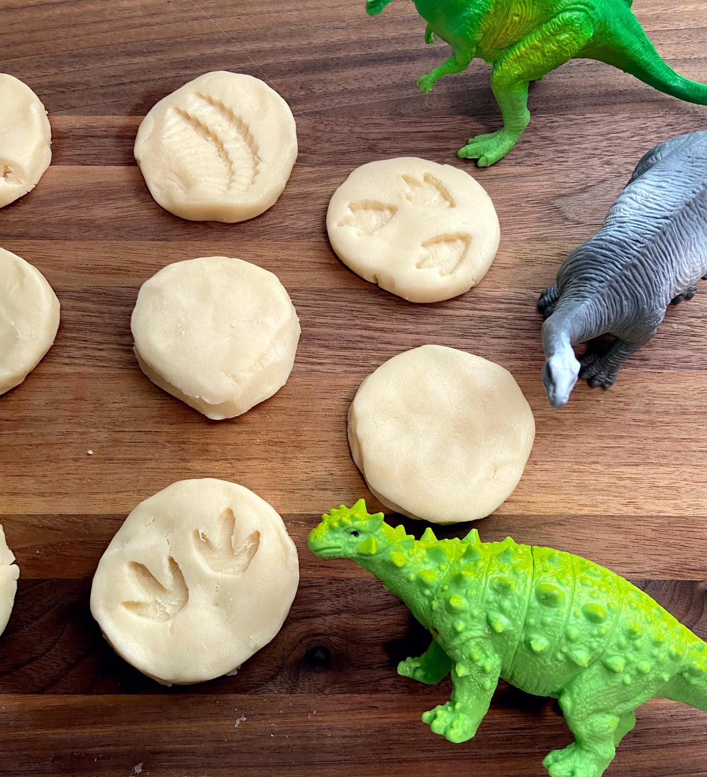 jurassic park cookie imprints